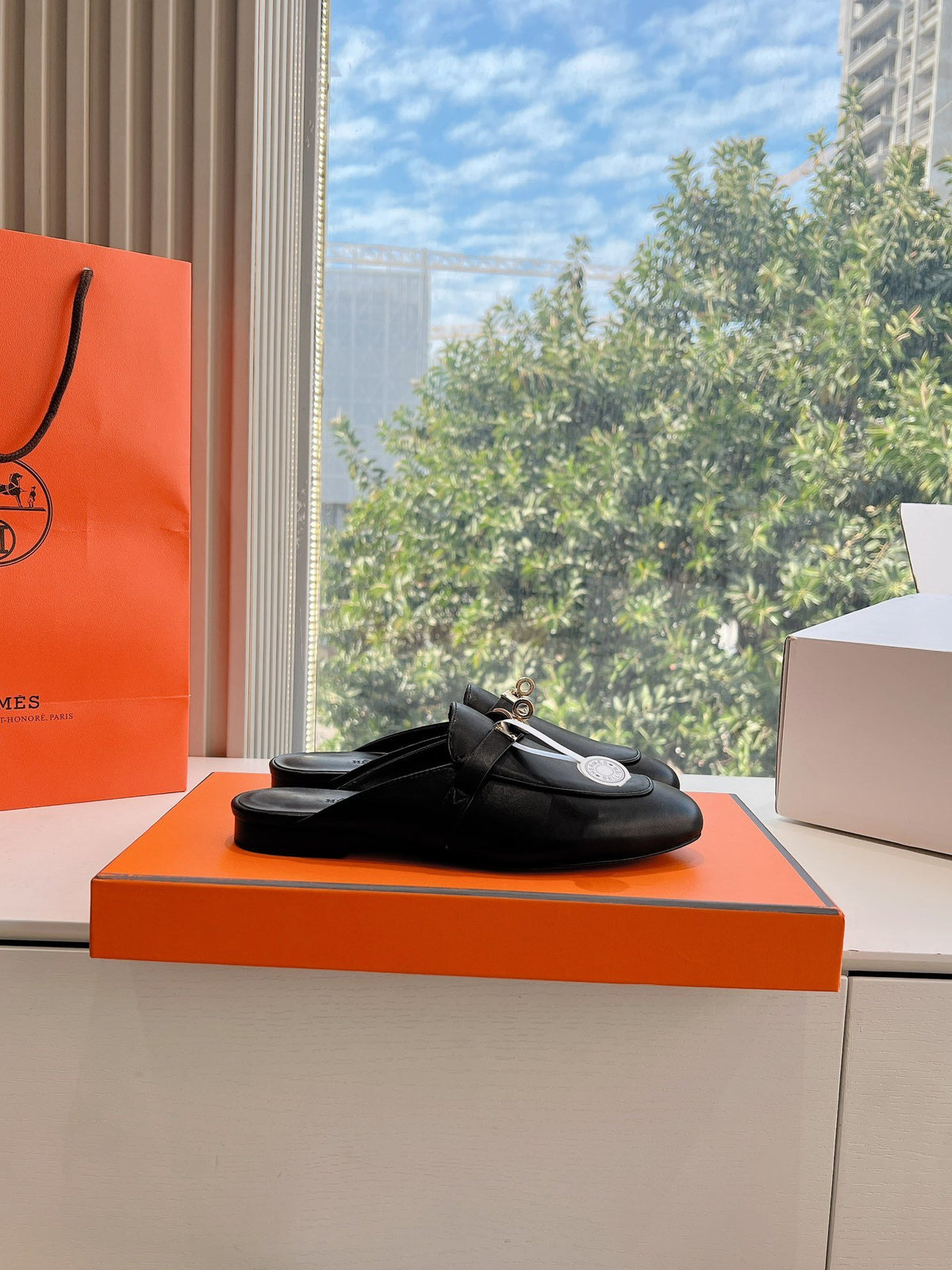 Hermes Women Black Leather Mules
