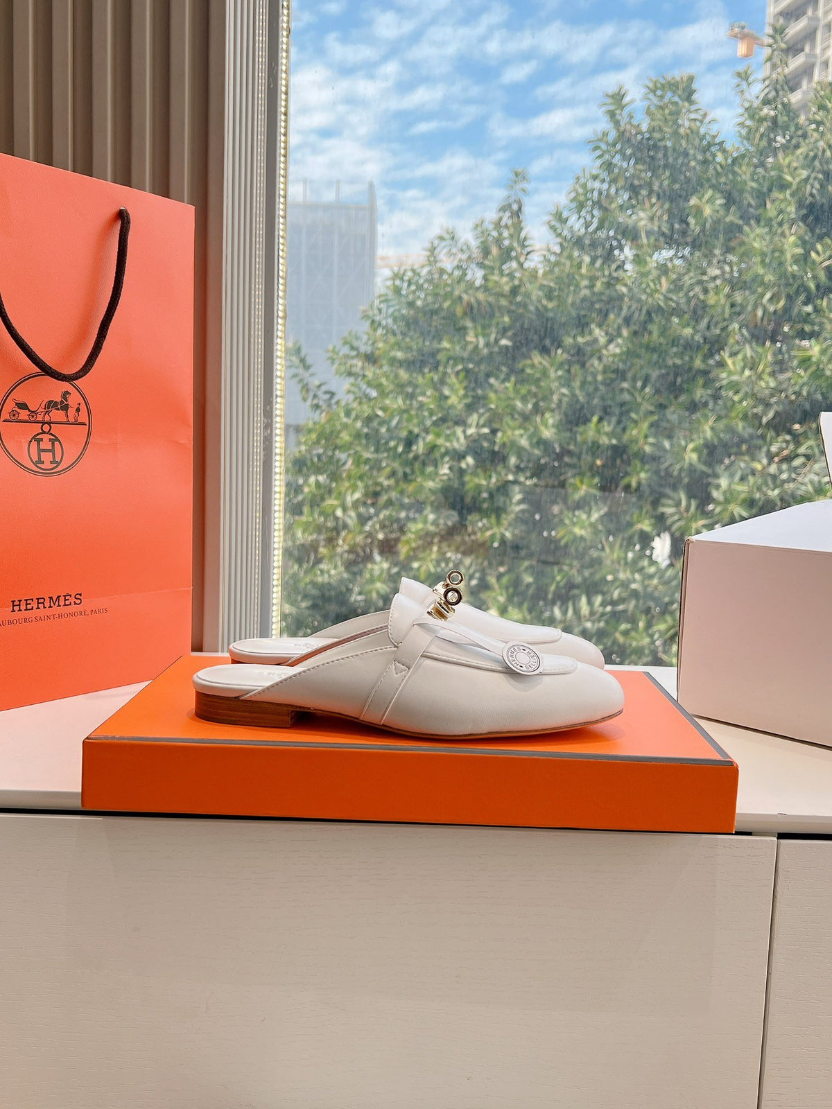 Hermes Women White Leather Mules