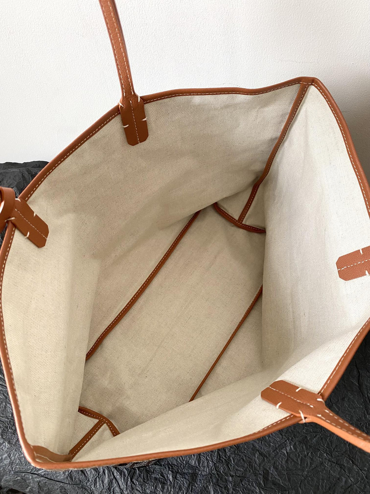 GOYARD Goyardine Artois MM Tote Bag