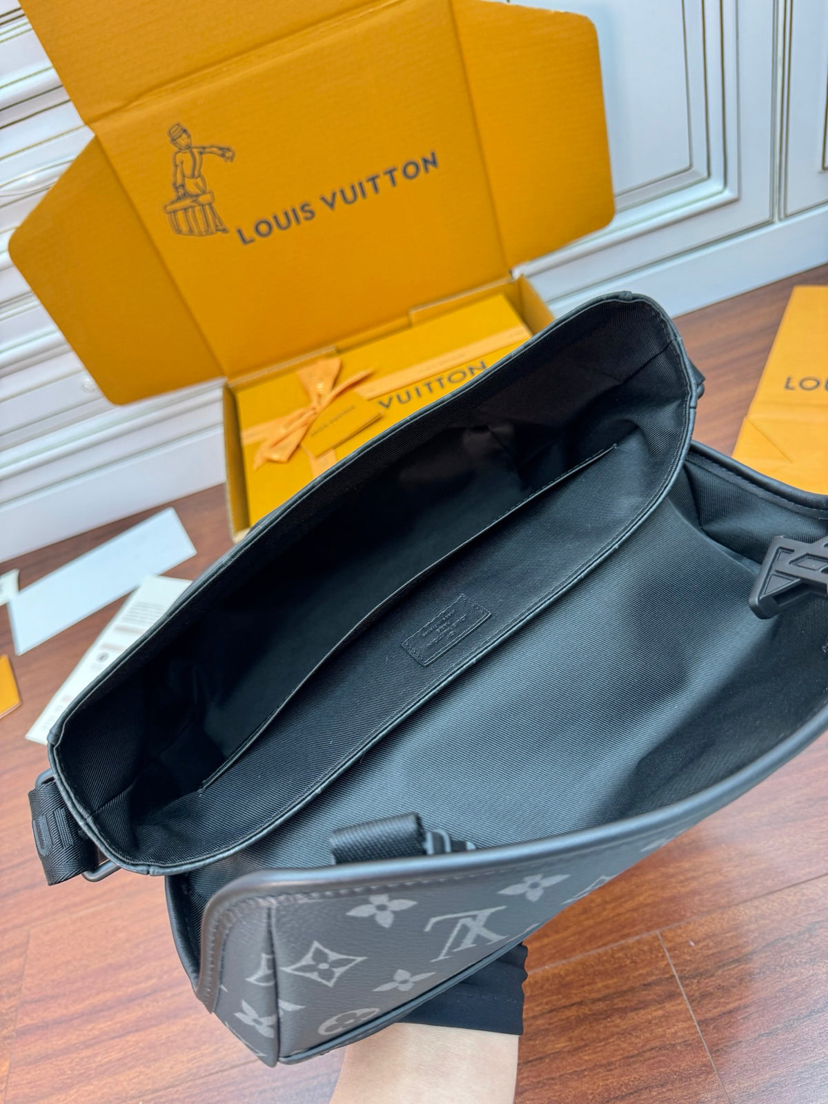 Louis Vuitton Messenger Voyager PM