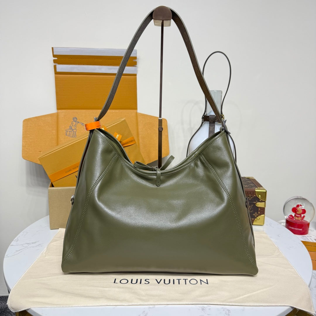 Louis Vuitton Carryall Vibe MM