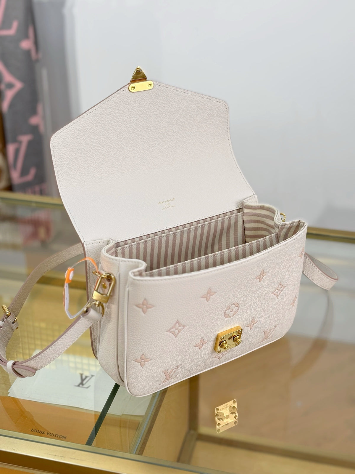 Louis Vuitton Pochette Métis