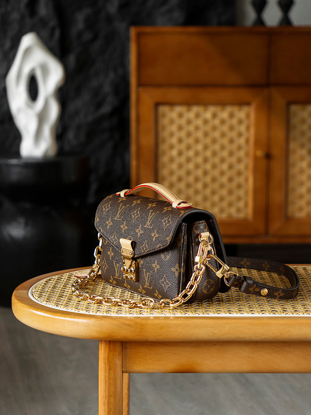 Louis Vuitton Pochette Métis East West bag