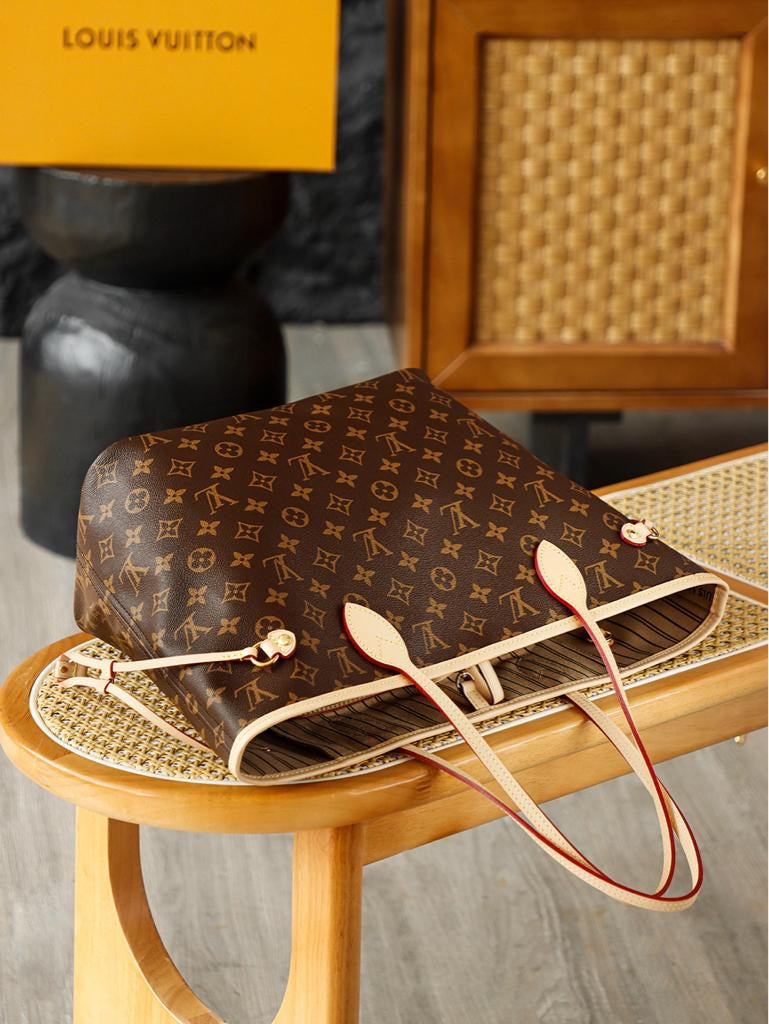 Louis Vuitton Neverfull tote