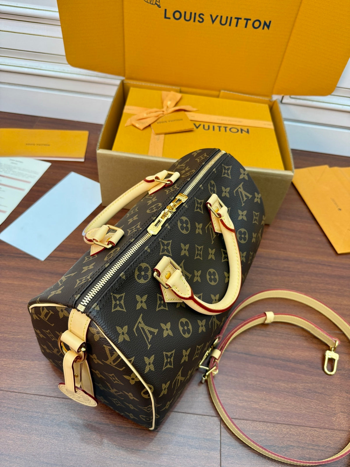 Louis Vuitton Speedy Bandoulière 30 in Monogram canvas