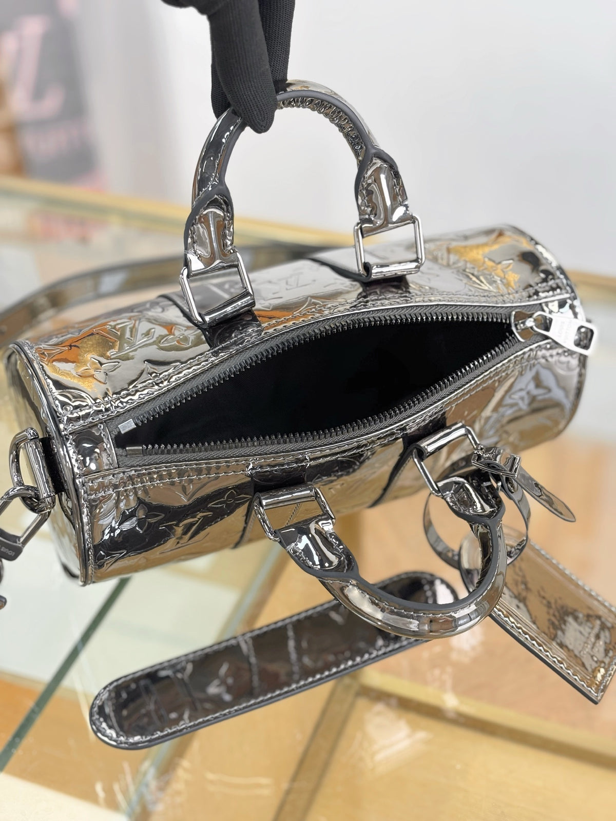 Louis Vuitton Keepall Bandoulière 25