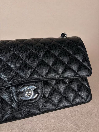Chanel Classic Flap Medium 25 Black sliver Hardware