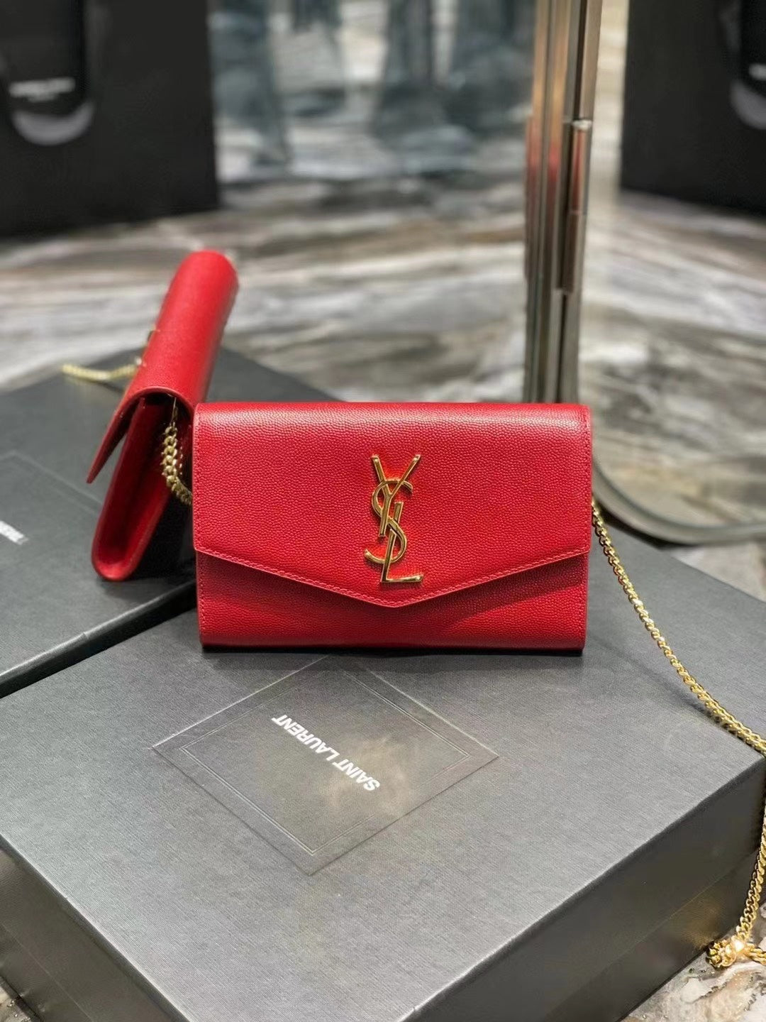 Saint Laurent Grain De Poudre Uptown Chain Wallet White