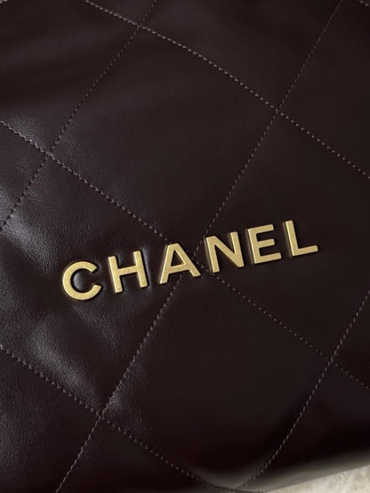 Chanel 22 handbag in Burgundy