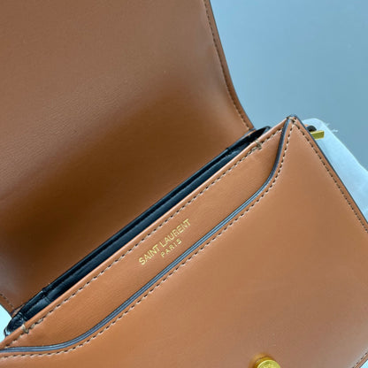 Saint Laurent Le 61 Saddle Shoulder Bag in Calfskin