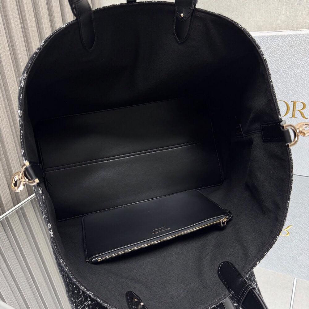 DIOR Large Dior Toujours Bag