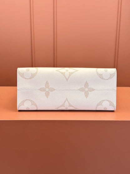 Louis Vuitton Monogram Dune Giant OnTheGo MM tote bag