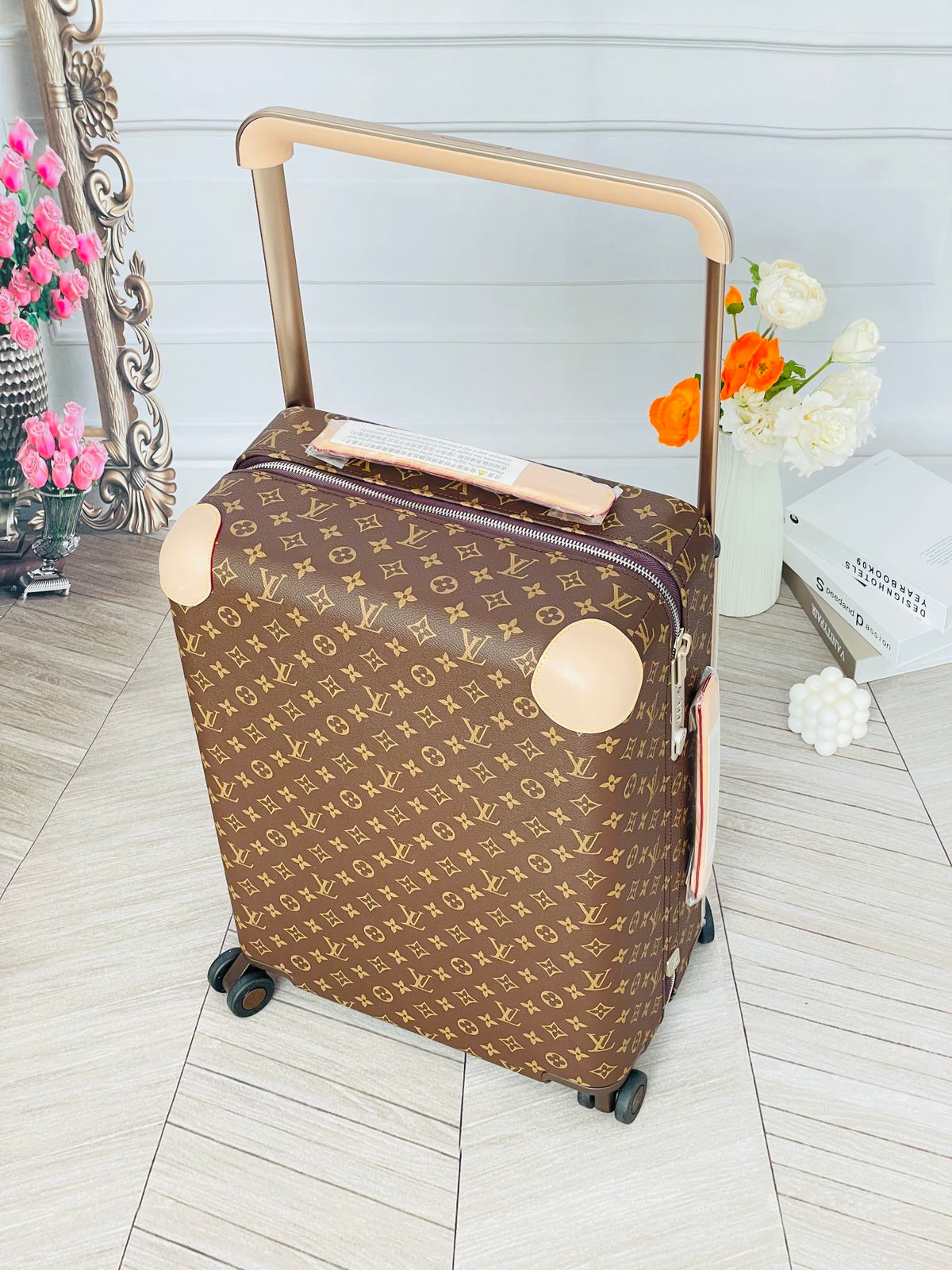 Louis Vuitton Horizon 55 rolling suitcase in Monogram Canvas