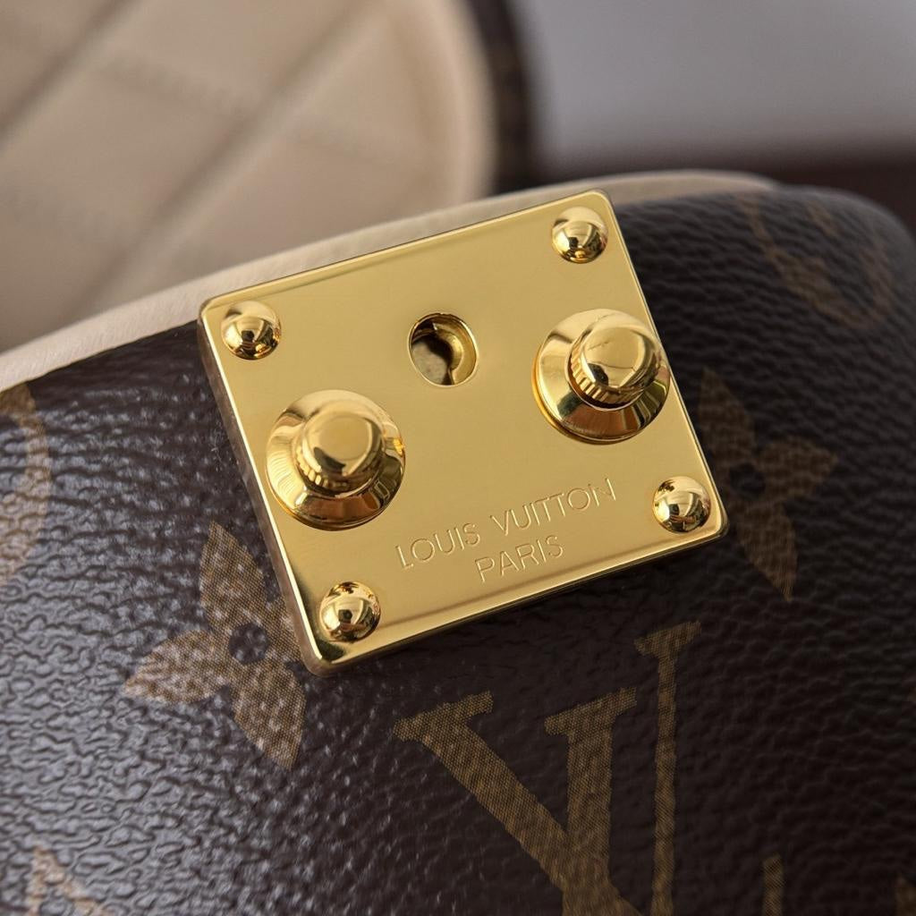 LV Scott M46933