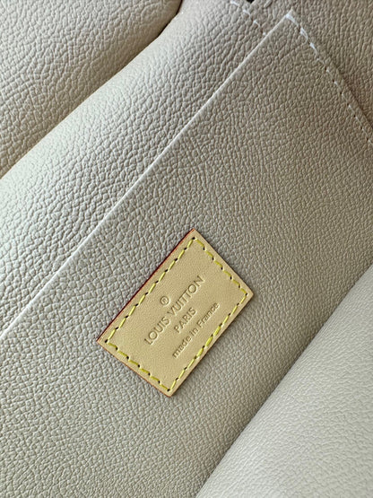 Louis Vuitton Nice Mini toiletry