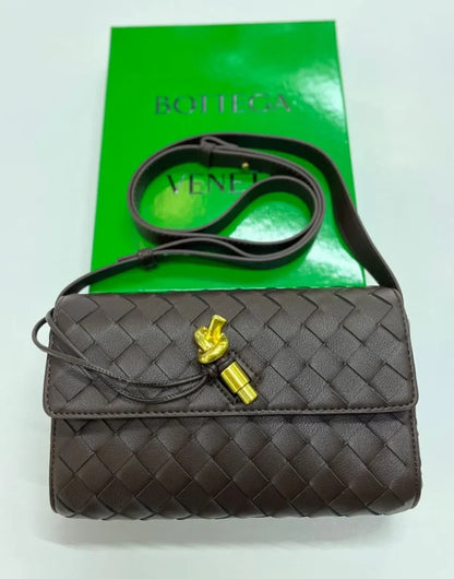 Bot­te­ga Vene­ta Mi­ni An­di­amo Cross Body Bag