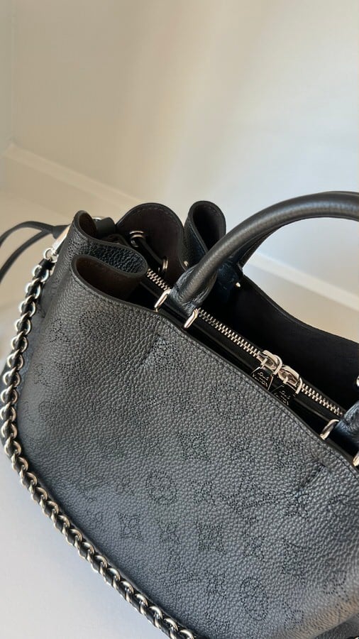 Louis vuitton bella mahina tote black