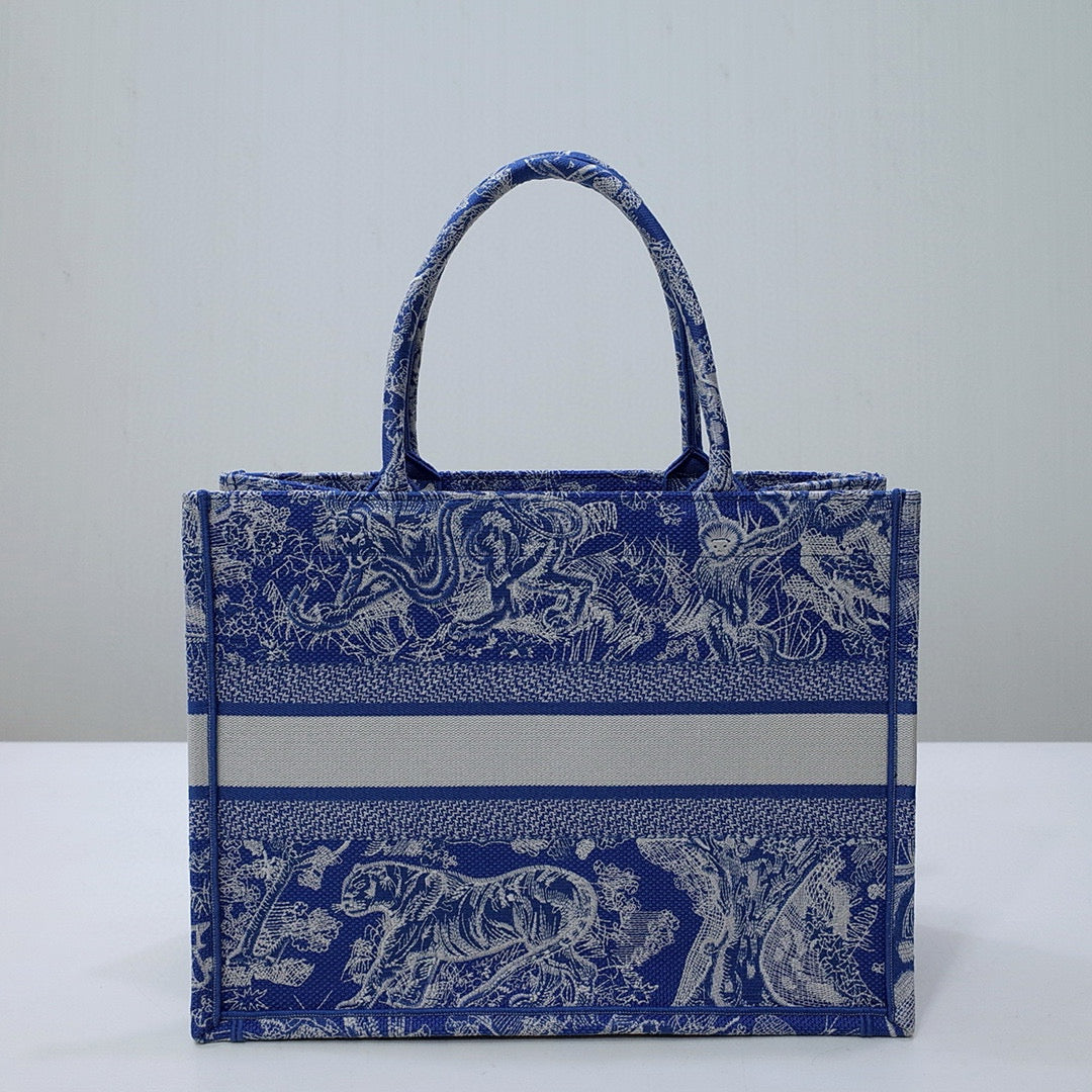 BOOK TOTE 42 BLUE MACROCANNAGE EMBROIDERY
