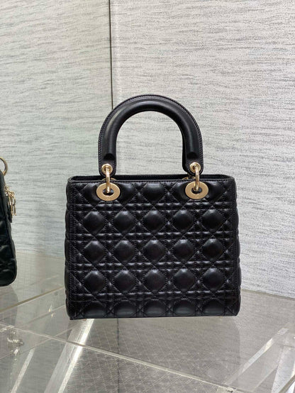 MEDIUM LADY BAG 24 IN BLACK CALFSKIN GOLD HARDWARE