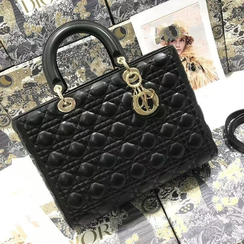 LARGE 32 LADY BAG IN BLACK LAMBSKIN WITH GOLD HARDWARE