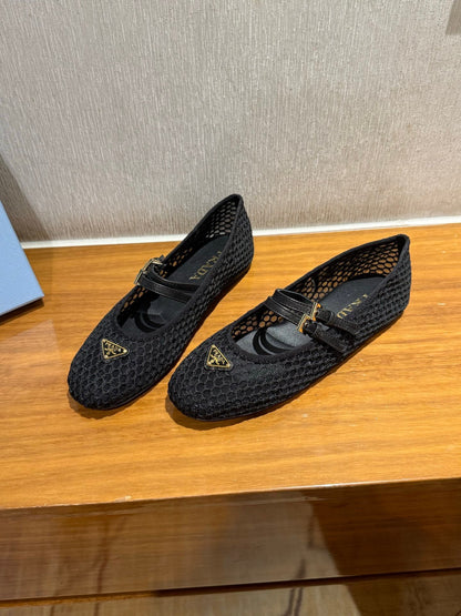 BALLET FLATS IN BLACK MESH FABRIC