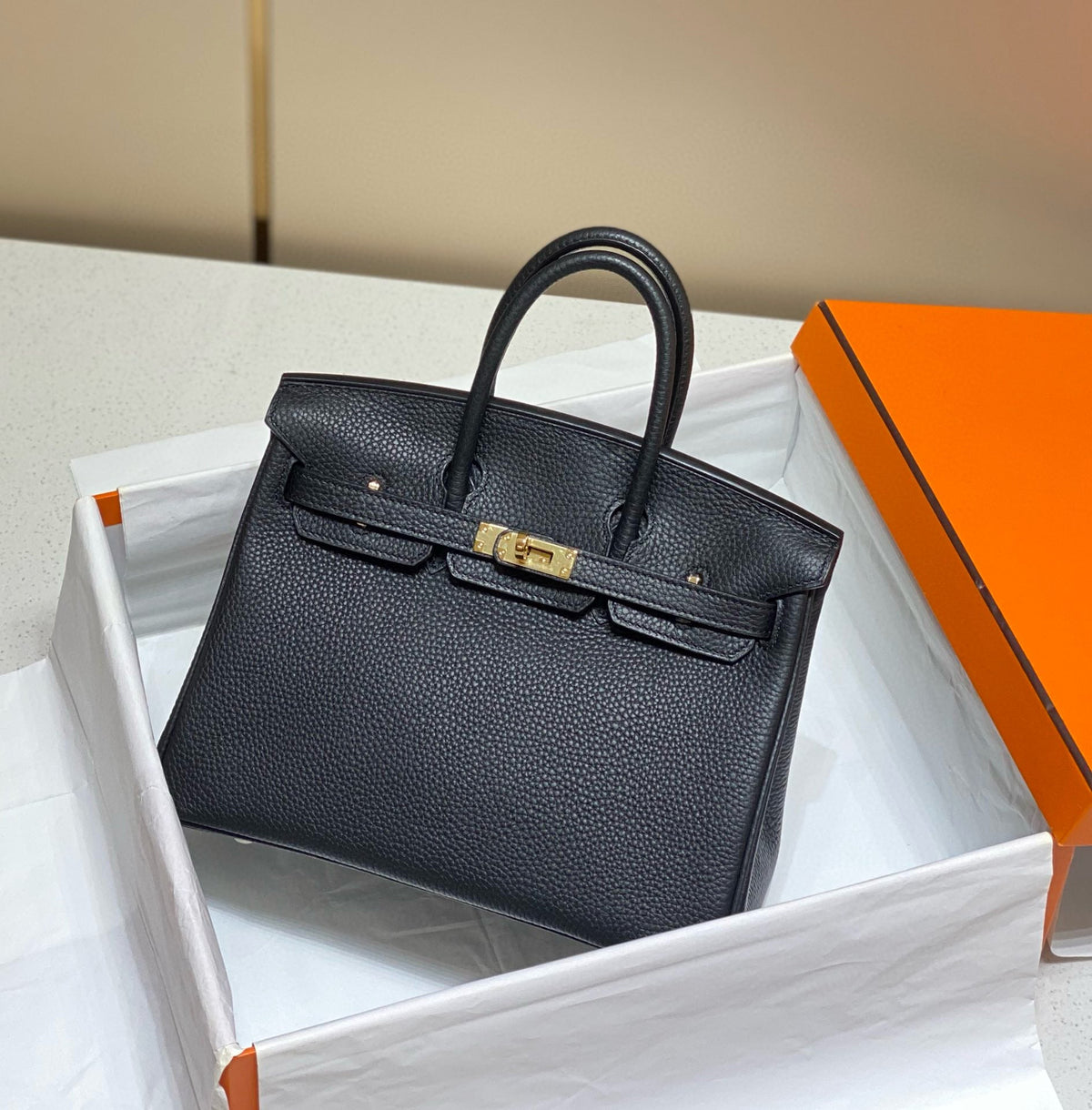 HN 30CM IN BLACK TOGO LEATHER GOLD HARDWARE