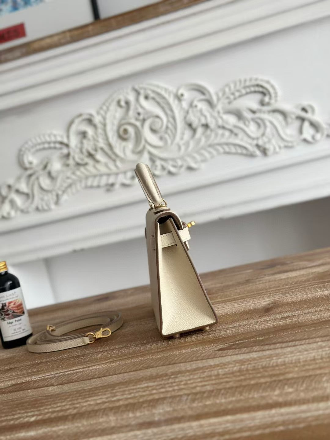 HN MINI 19 WHITE CALFSKIN GOLD HARDWARE