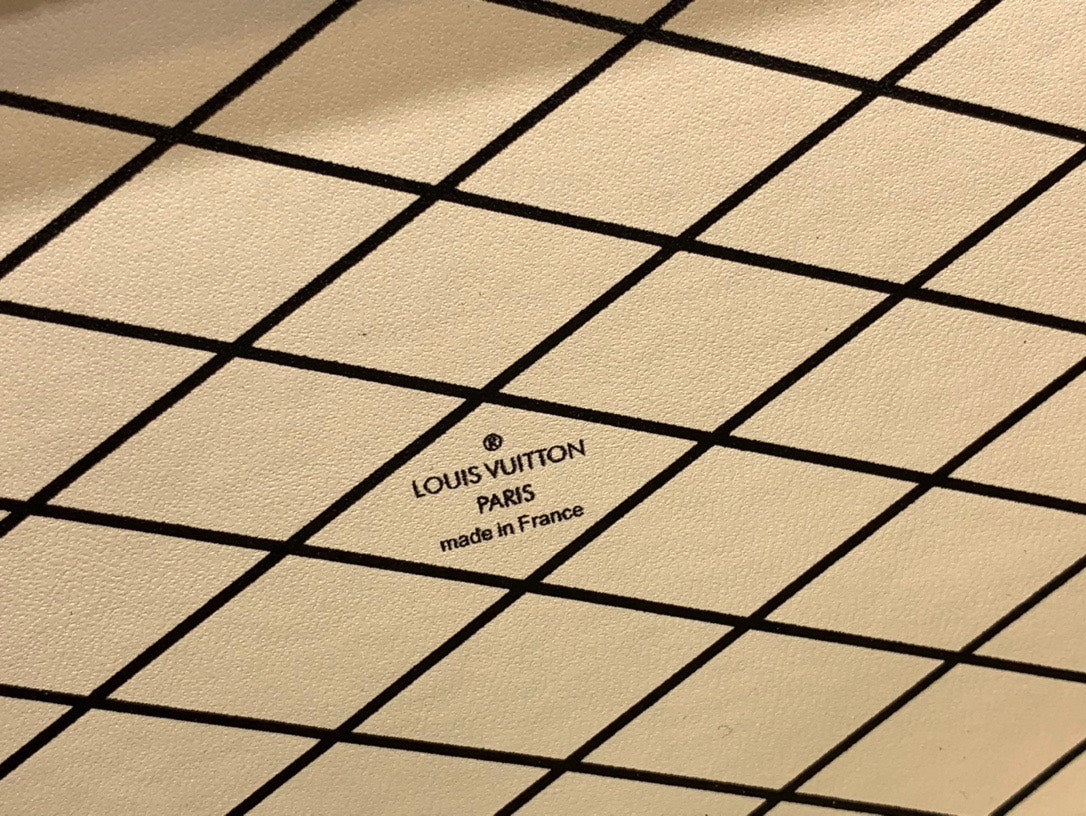 Louis Vuitton LV Petite Box Shape Lock Plated Gold Handbags 20×12.5x5cm