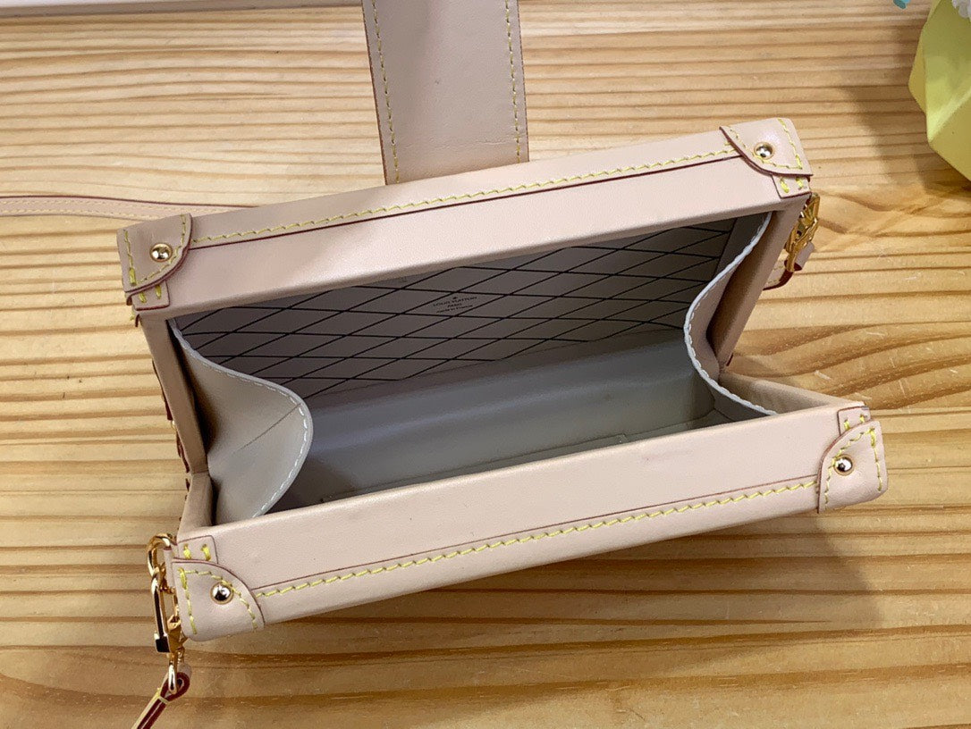 Louis Vuitton LV Petite Box Shape Lock Plated Gold Handbags 20×12.5x5cm
