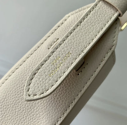 Louis Vuitton LV Lowkey Lock Pattern Woman’s Handbags 26x18x7cm
