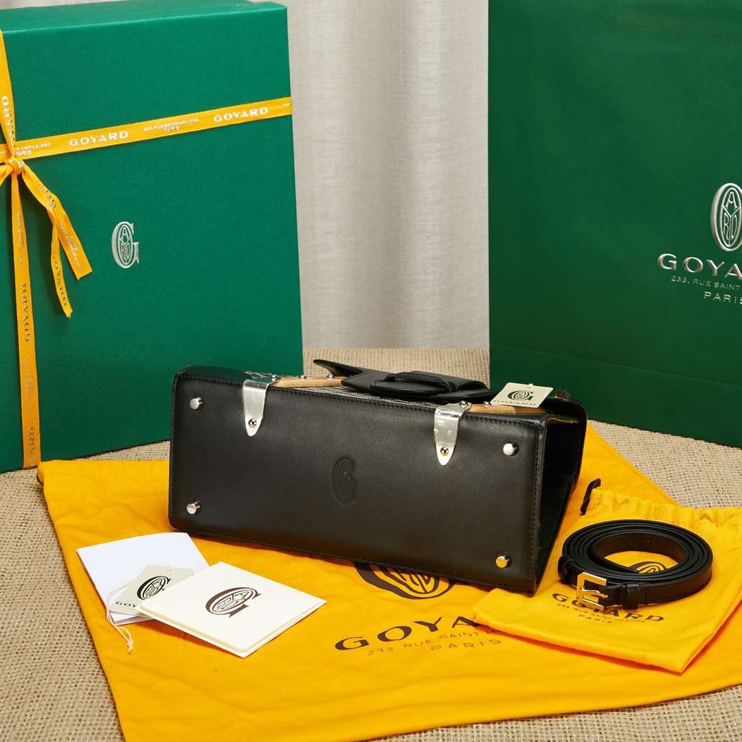 Goyard SAIGON Black Handbag With Wooden Handle 28cm