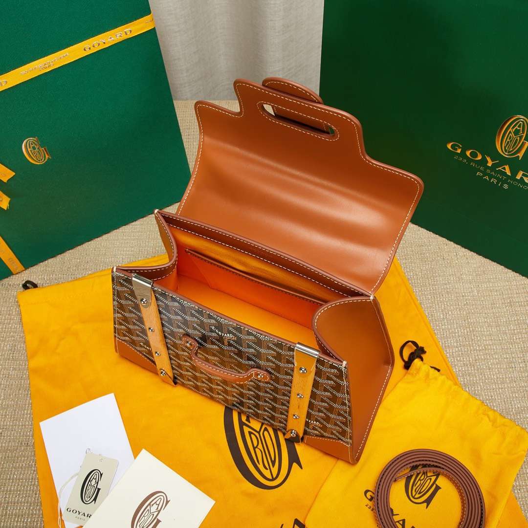 Goyard SAIGON Brown Handbag With Wooden Handle 28cm