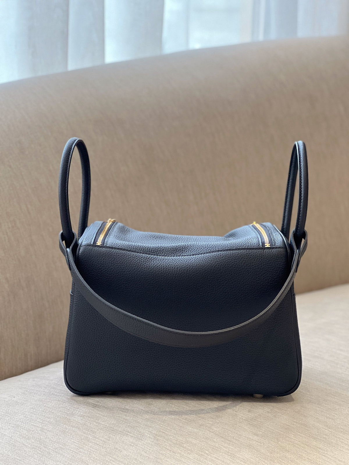 HN Lindy 26 Black Gold Hardware