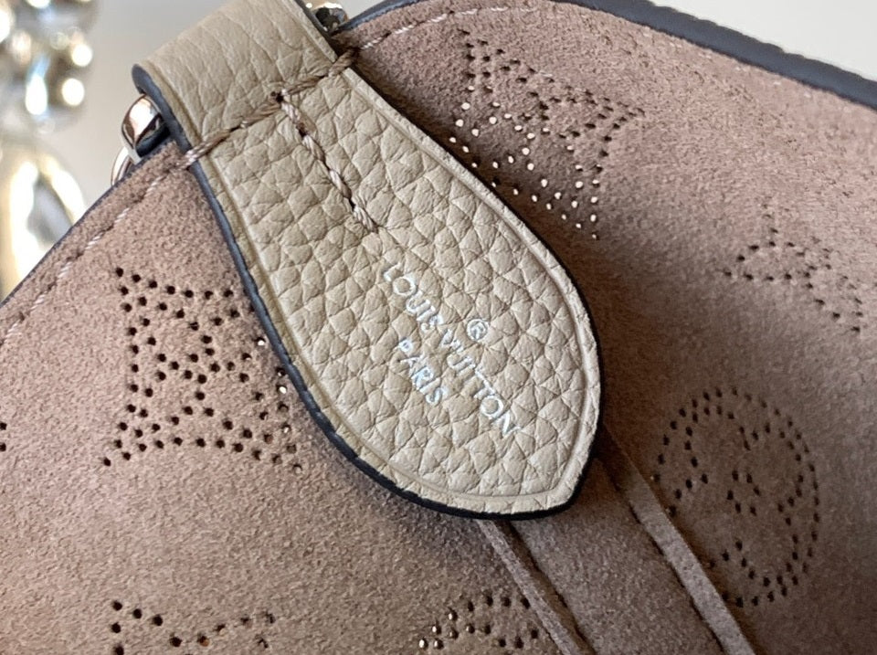 Louis Vuitton LV Blossom PM Mahina Handbags 20x20x12.5cm