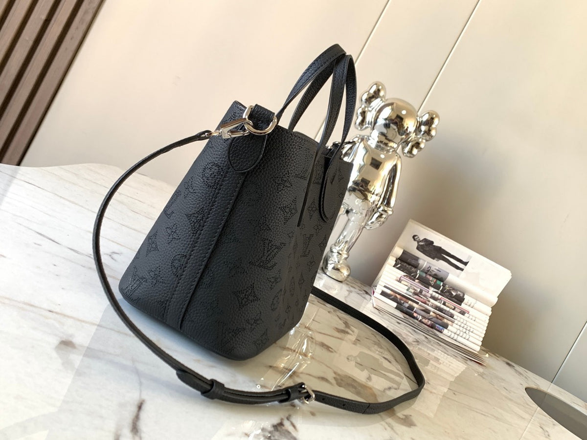 Louis Vuitton LV Blossom PM Mahina Black Handbags 20x20x12.5cm