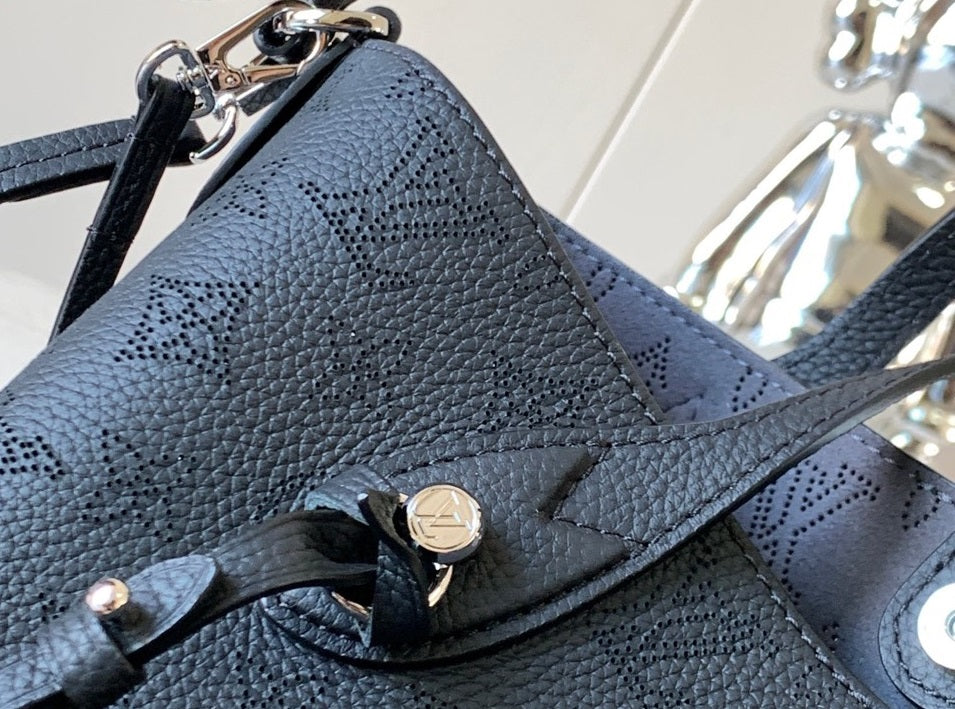 Louis Vuitton LV Blossom PM Mahina Black Handbags 20x20x12.5cm