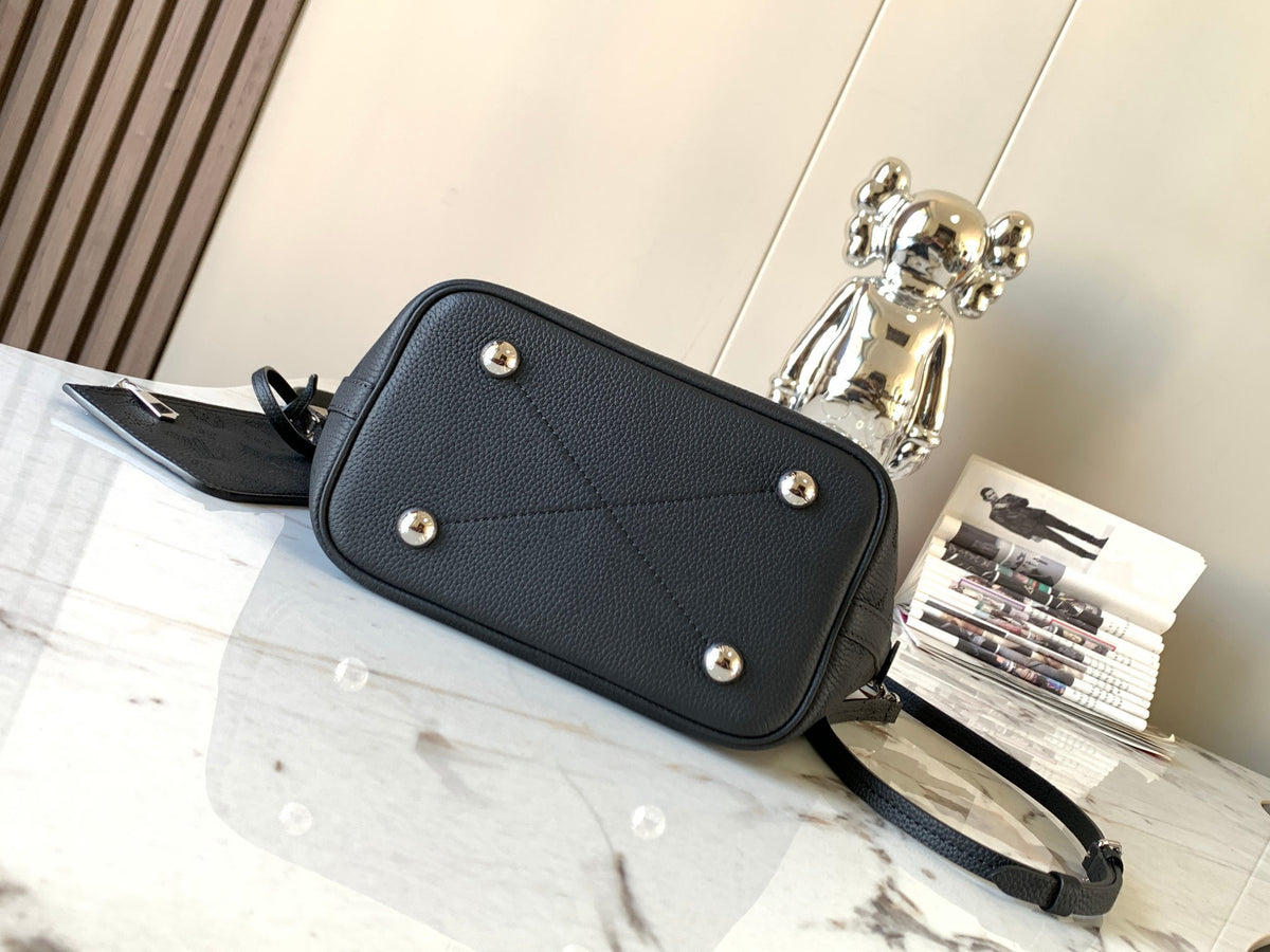 Louis Vuitton LV Blossom PM Mahina Black Handbags 20x20x12.5cm