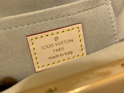 Louis Vuitton LV Clucth Tisitt Like Auth Lock Handbags 28x14cm