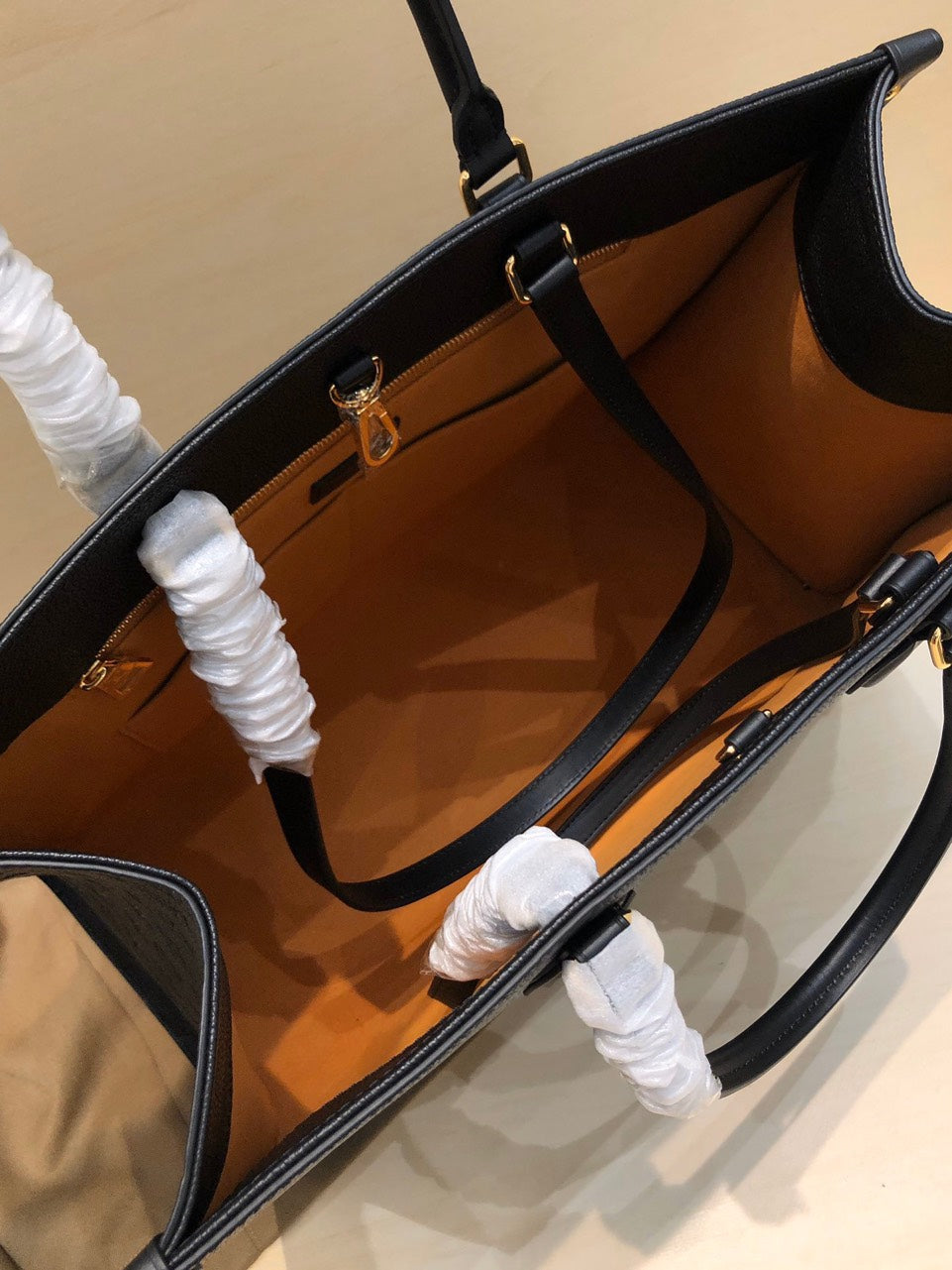 Louis Vuitton LV On The Go PM Tote Bag Replica 1:1 Black Handbags 35cm