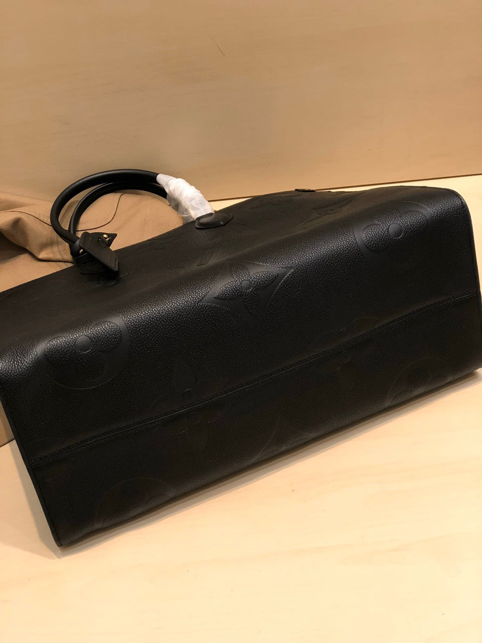 Louis Vuitton LV On The Go PM Tote Bag Replica 1:1 Black Handbags 35cm