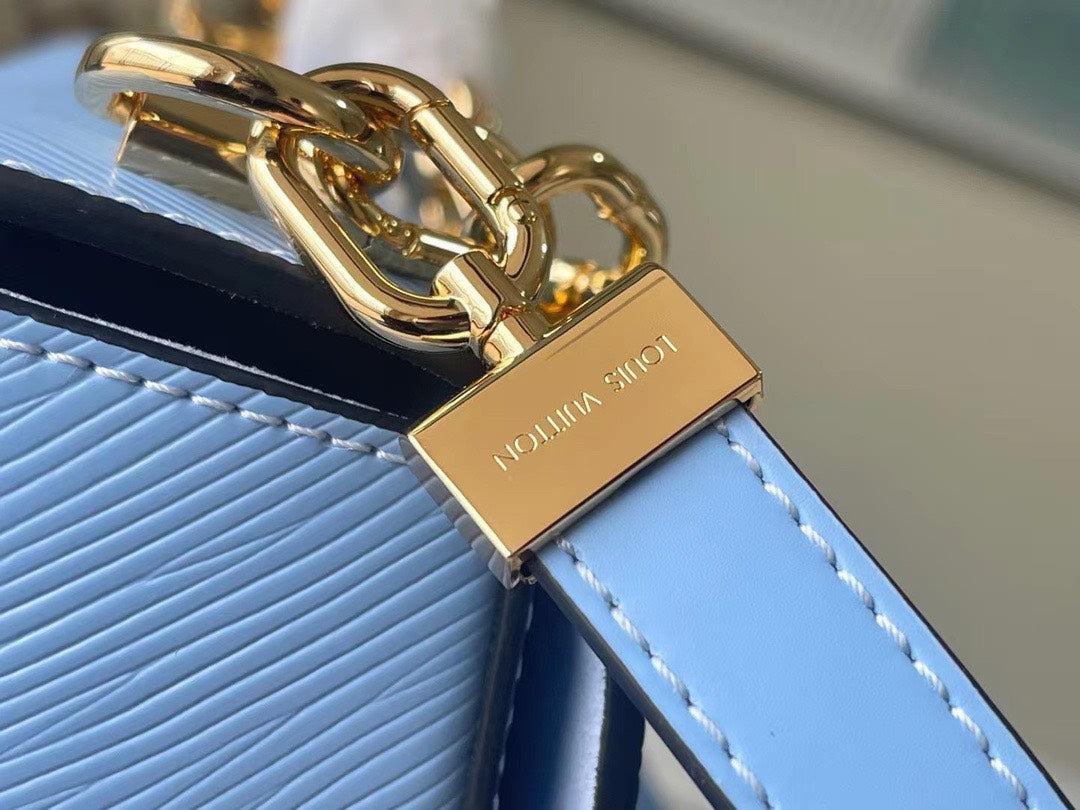 Louis Vuitton LV Twist Like Auth Woman’s Blue Handbags 24cm