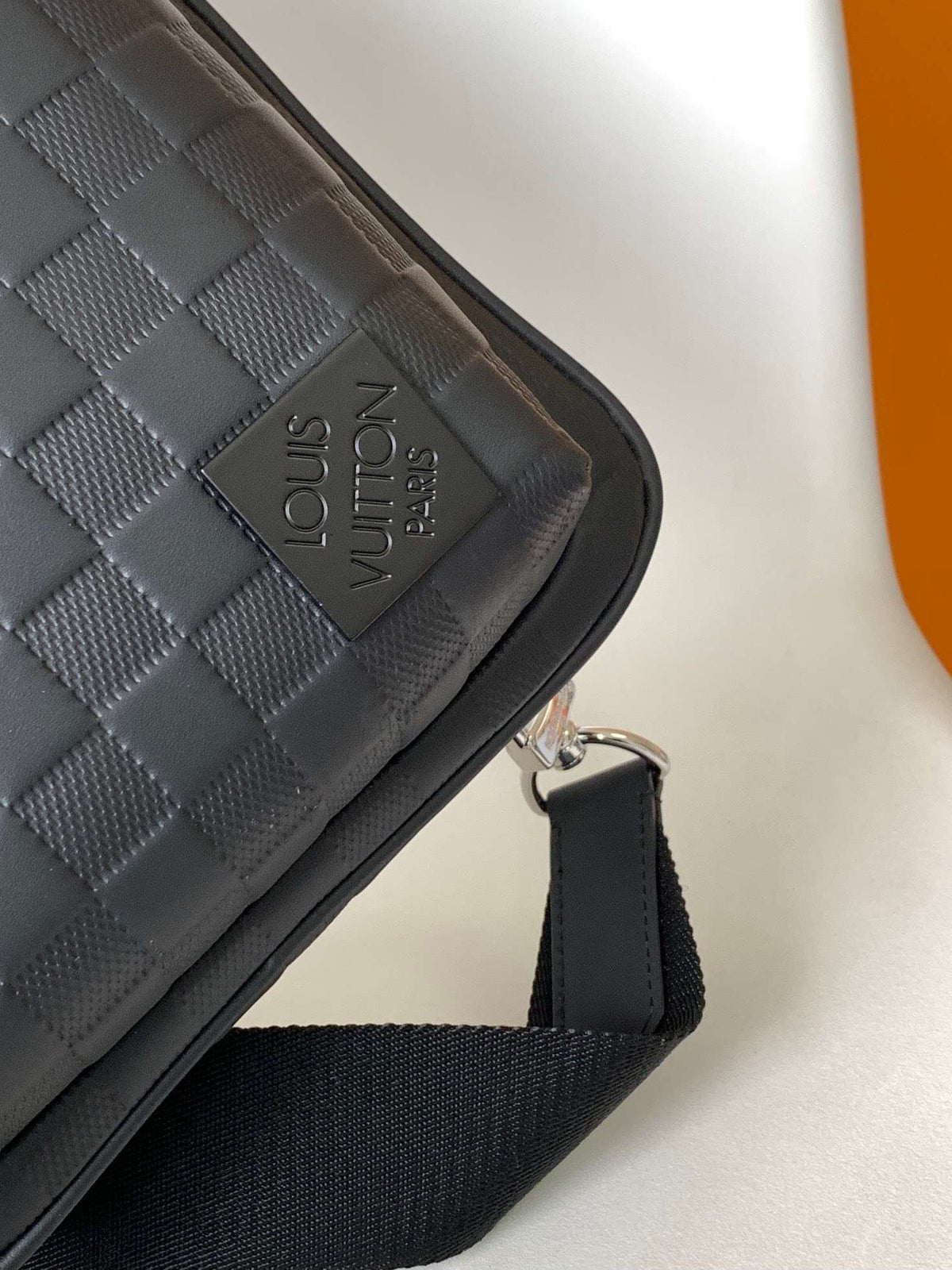 Louis Vuitton LV Avenue Men’s Bag Like Auth Checkerboard Pattern Black 20x31x7cm