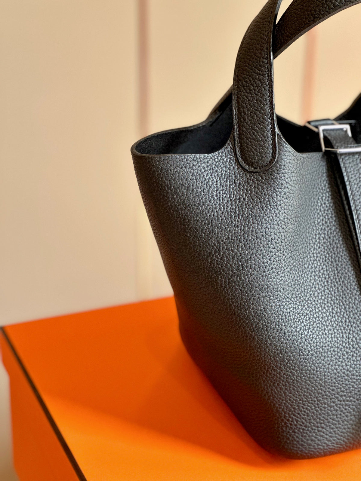 HN 18 Black Togo Leather Sliver Hardware