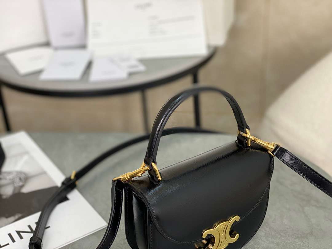 Celine Handle Black Wrinkled Leather 15.5×11.5x5cm