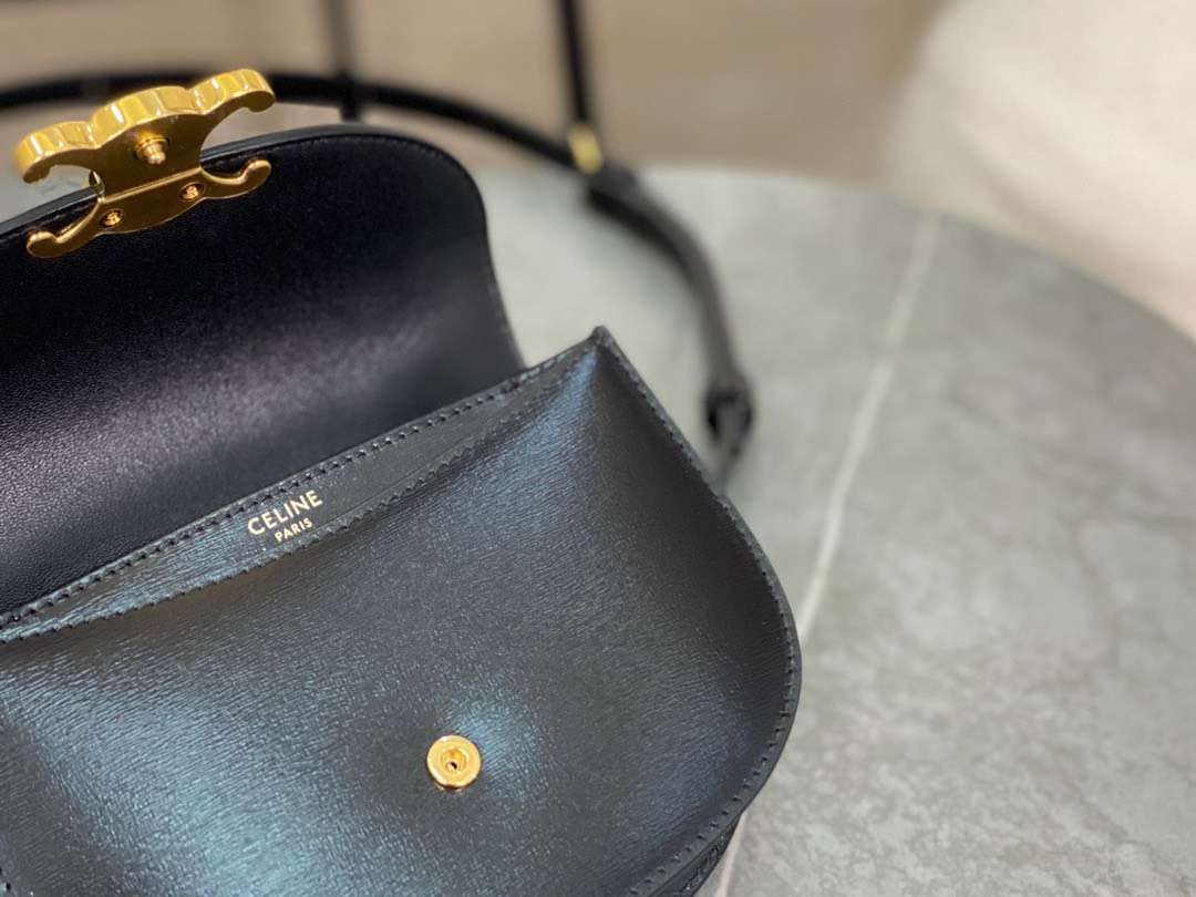Celine Handle Black Wrinkled Leather 15.5×11.5x5cm