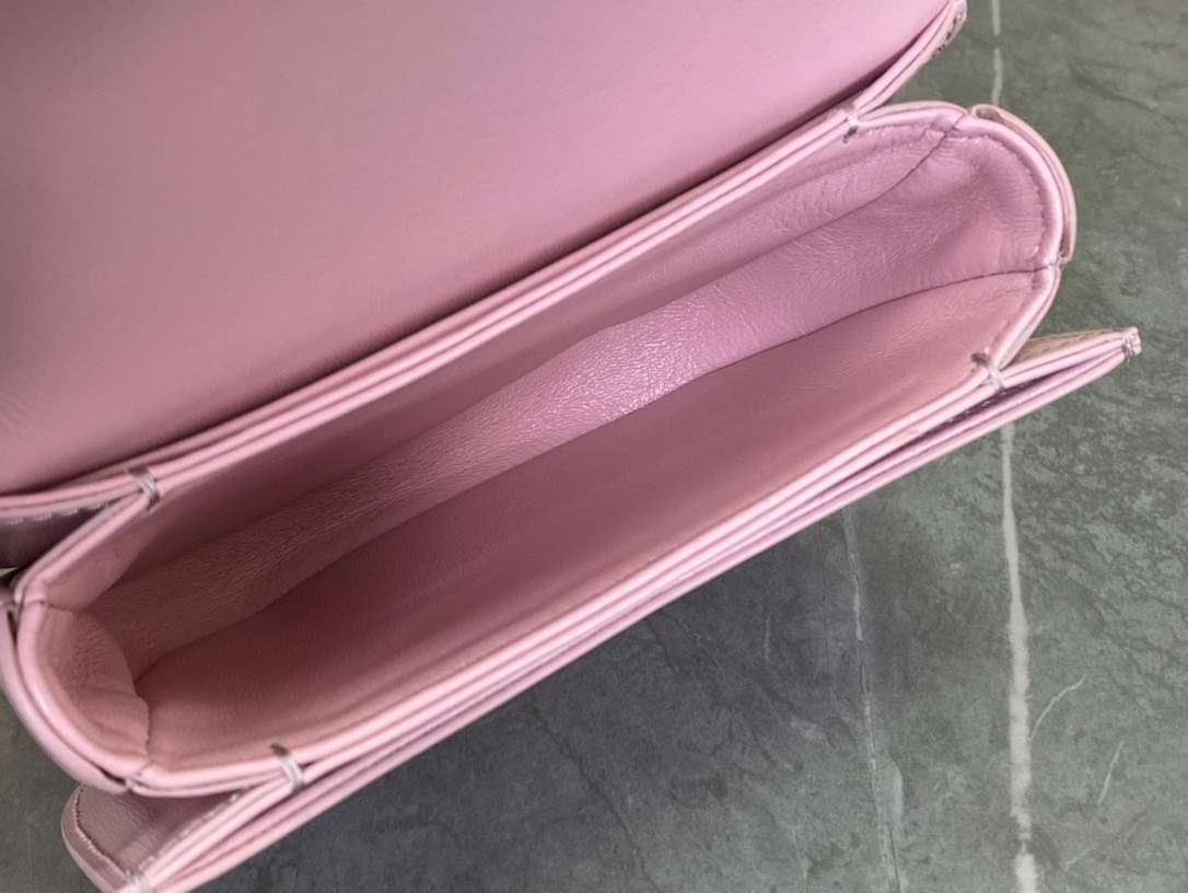 Celine Handle Shiny Wrinkled Leather Pink 15.5×11.5x5cm