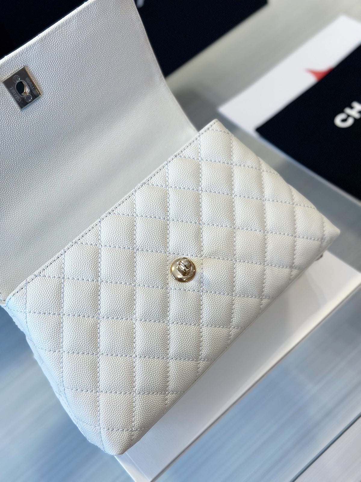 Chanel Small 24cm Coco Handle in White Caviar