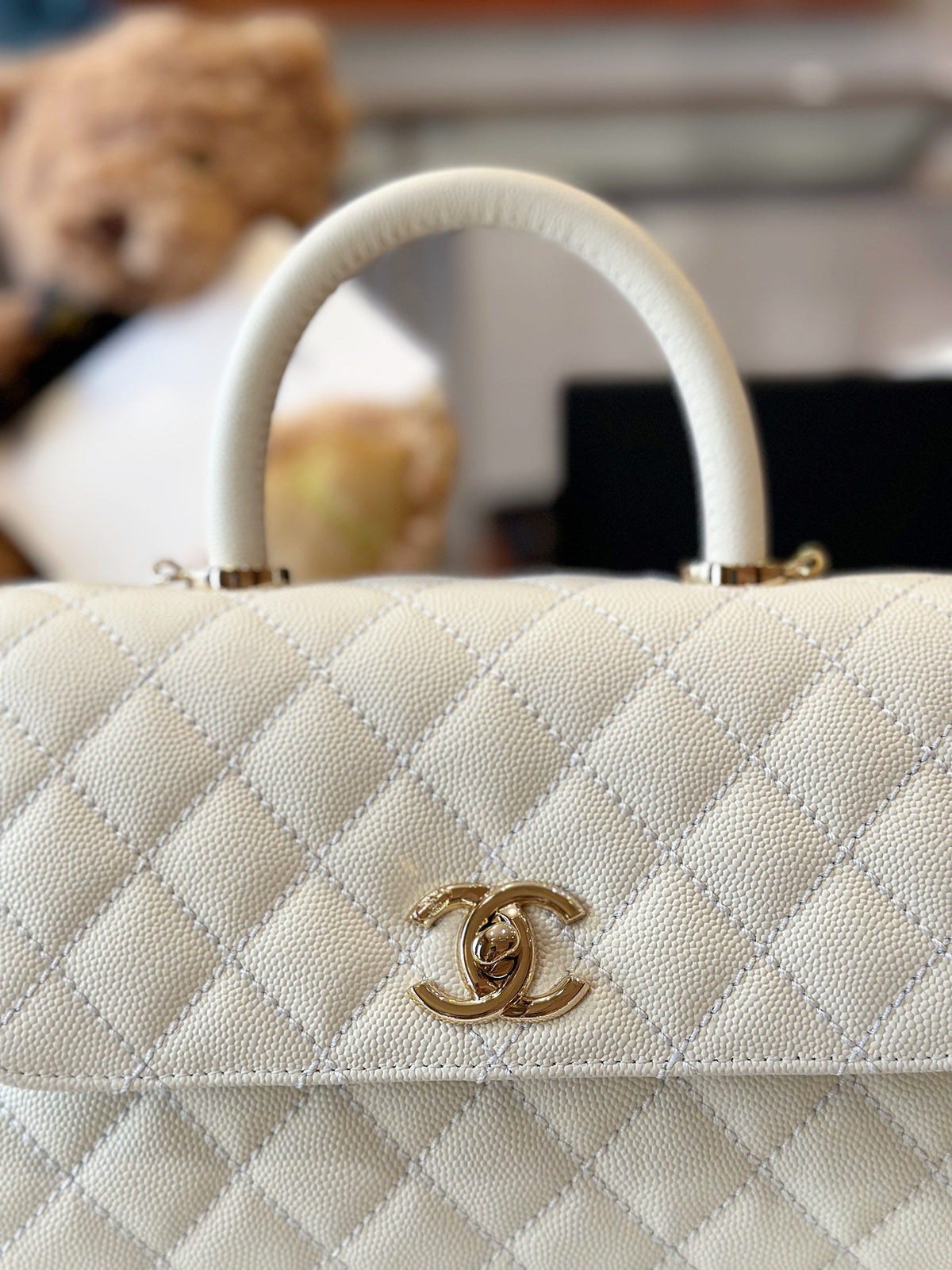 Chanel Small 24cm Coco Handle in White Caviar
