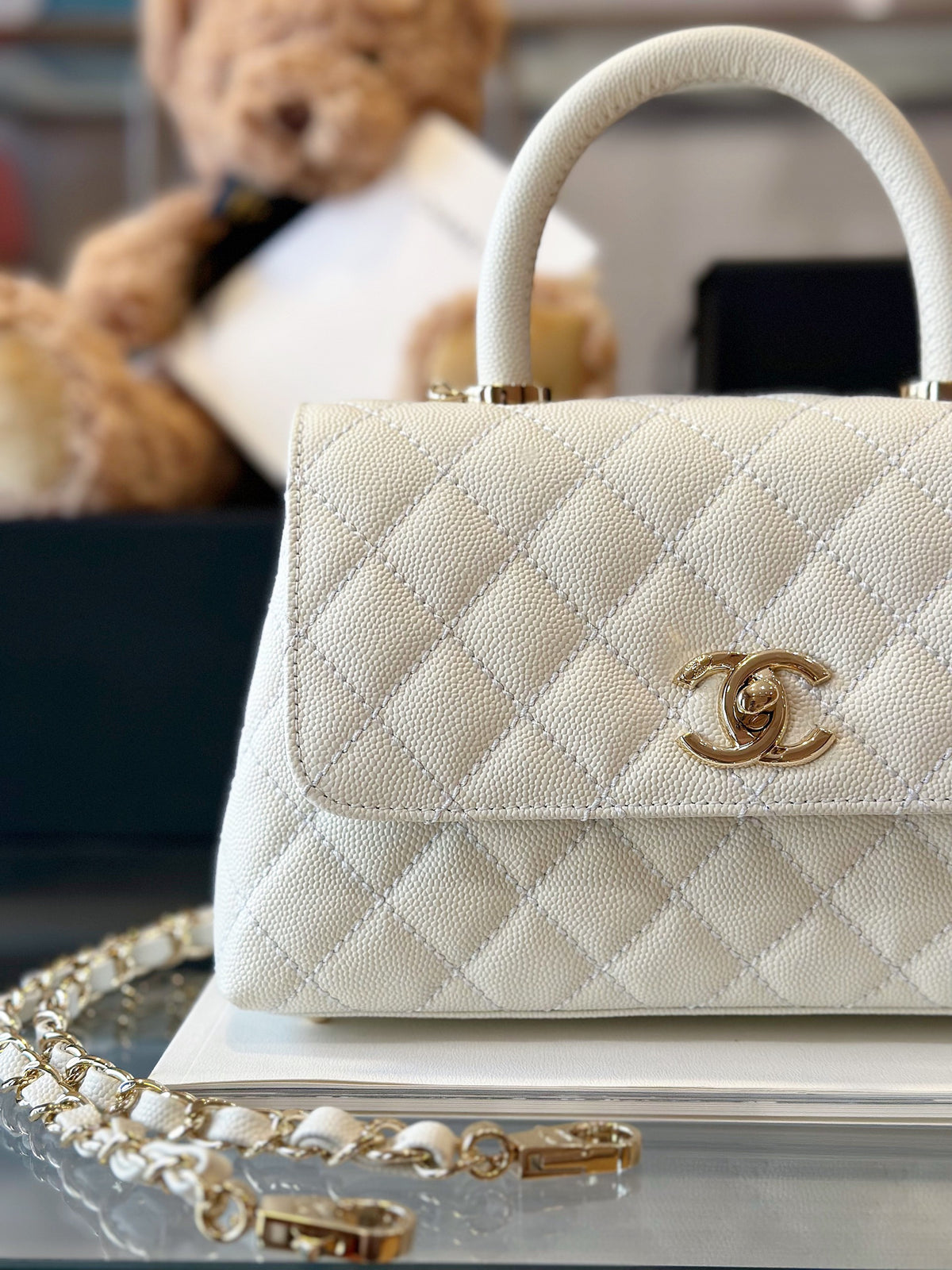 Chanel Small 24cm Coco Handle in White Caviar