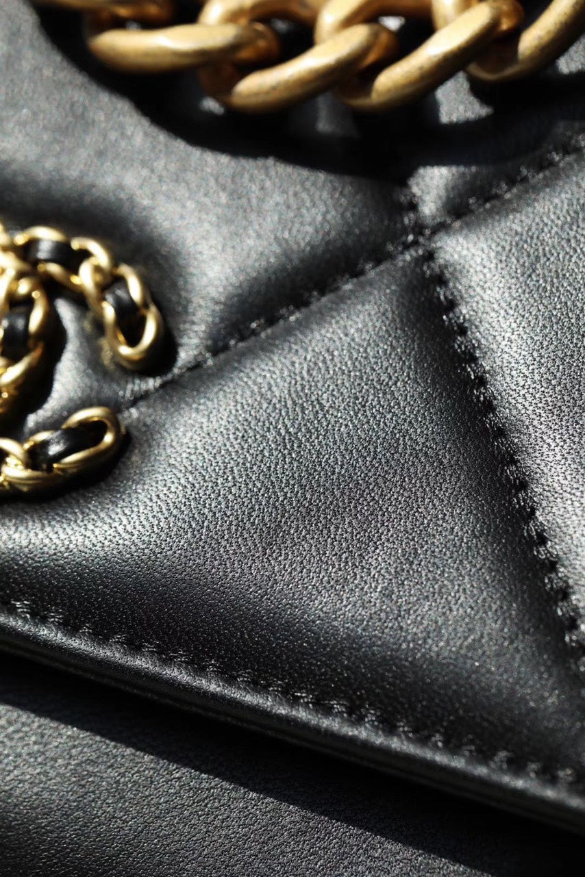 Chanel Woc C19 Handbag Woman’s Lock Gold Black 19cm